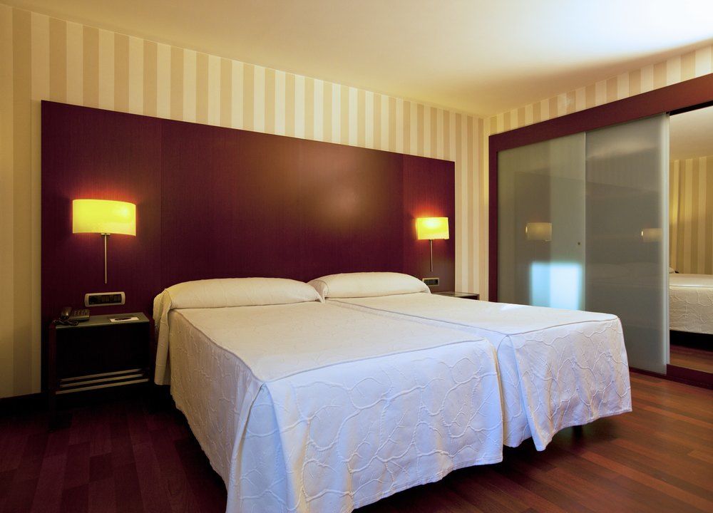 Hotel Zenit Borrell 4*